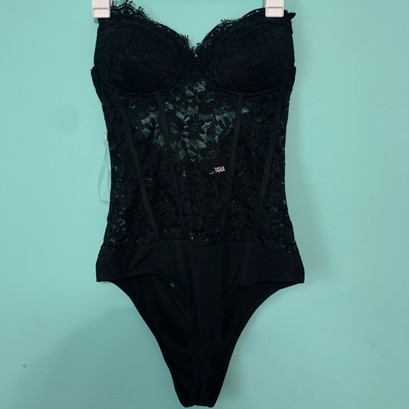 Tops - Strapless lace bodysuit